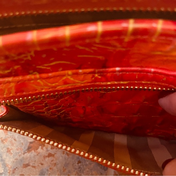 🍊NWT! SALE! Brahmin Spicey Orange Leather Croc Embossed Crossbody/Gold Accents!! - Picture 5 of 13